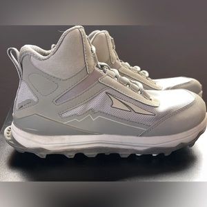 Altra Lone Peak Mid Trail Running Hiking Woman's Boots Size 7.5